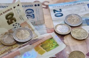 Минимална работна заплата от 1213 лева (620,20 евро) от 1 януари 2026 г. предлагат от социалното министерство