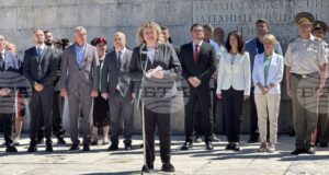 На връх Шипка се прекланяме пред героите, загинали за свободата и пред духа на един народ, който възкръсна от пепелта, каза Наталия Киселова