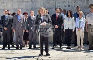 На връх Шипка се прекланяме пред героите, загинали за свободата и пред духа на един народ, който възкръсна от пепелта, каза Наталия Киселова