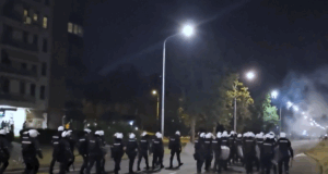Недоволството в Сърбия не стихва: Поредна вечер на протести се проведоха в редица градове на страната