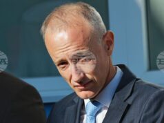 Най-вероятно през ноември ще влезе в сила забраната за мобилни устройства в час, каза министър Красимир Вълчев