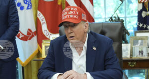 РАЗШИРЕНА
                                                                                                Тръмп повдигна въпроси относно "чистка" в Южна Корея преди среща с президента на страната