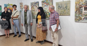 Родопите са духовна планина, която запазва българския дух и автентичност, каза художникът Валери Валдиц на откриване на изложба в Смолян