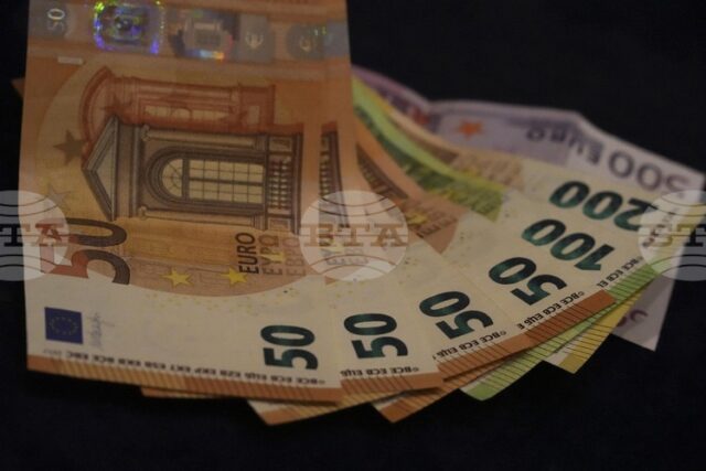 Спестяванията на нидерландците достигнаха рекордните 517 милиарда евро, по данни на централната банка