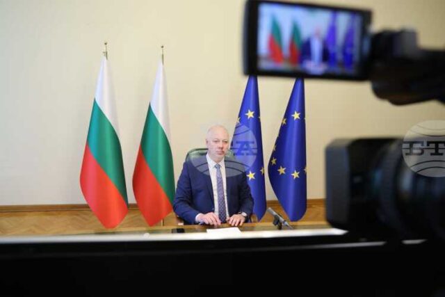 Справедлив и траен мир не може да бъде постигнат без Украйна и Европейския съюз, написа премиерът Желязков в пост в социалната мрежа "Екс"