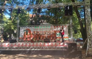 Съборът „Богородична стъпка“ събра в курорта Старозагорски бани любители на фолклора от цялата страна