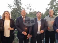 Трябва да има взаимодействие и диалог между институциите, но това изисква правителството да се еманципира от задкулисието, каза Румен Радев