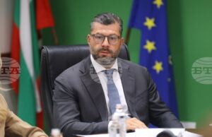 Туризъм
                                                                                                Туризмът ще е секторът с най-видими ефекти от приемането на еврото, каза зам.-министърът на финансите Методи Методиев