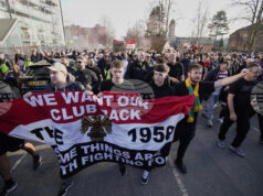Феновете на Манчестър Юнайтед обявиха протест срещу собствениците в деня на първия си мач от новия сезон във Висшата лига