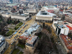 Триъгълникът на властта