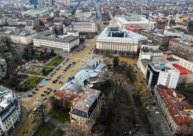 Триъгълникът на властта