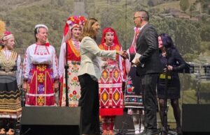 АРМЕНПРЕС: Арменското посолство в България бе удостоено с наградата „Златна монета култура“