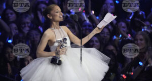 Ариана Гранде музикалните награди на MTV