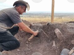 Археолози проучват некропол от три надгробни могили в местността Червен баир край Ямбол