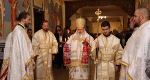 Архиерейска литургия беше отслужена в Богословския факултет на Софийския университет от Варненския митрополит Йоан