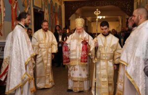 Архиерейска литургия беше отслужена в Богословския факултет на Софийския университет от Варненския митрополит Йоан