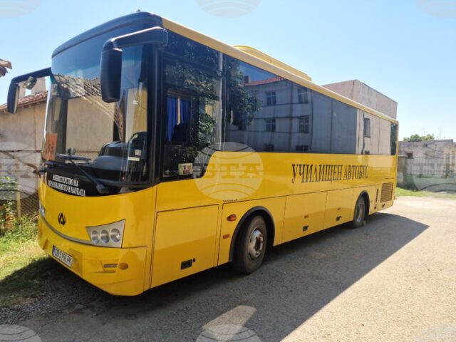 Близо 1000 училищни автобуса са проверени от Изпълнителна агенция „Автомобилна администрация“, съставен е един акт