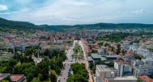 В Бюрото по труда в Шумен са обявени 15 работни места за организатори на работата с клиенти, търсят се и учители, и медицински специалисти