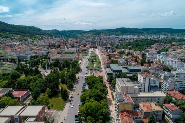 В Бюрото по труда в Шумен са обявени 15 работни места за организатори на работата с клиенти, търсят се и учители, и медицински специалисти