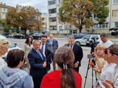 Вицепремиерът Зафиров, министърът на регионалното развитие и кметът на Шумен началото на дейностите по проект за саниране в Шумен