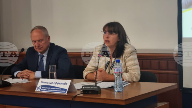 Въвеждането на еврото не налага преподписване на трудовите договори, каза зам.-министър Наталия Ефремова в Търговище