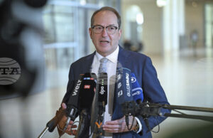 Германия и Европа са "в надпревара във въоръжаването", що се отнася до дроновете, заяви германският вътрешен министър