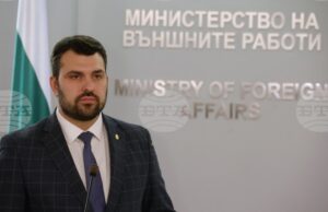 Да работим неуморно за едно обединено, достойно и силно бъдеще на България, каза министърът на външните работи Георг Георгиев в Деня на Съединението