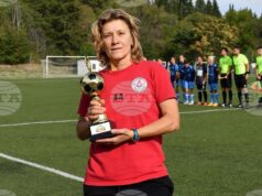 Диана Динева получи наградата за най-добър треньор в женския футбол