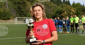 Диана Динева получи наградата за най-добър треньор в женския футбол