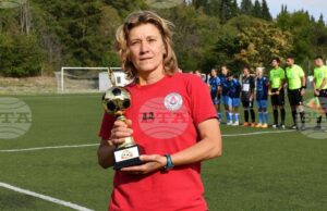 Диана Динева получи наградата за най-добър треньор в женския футбол