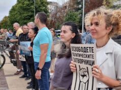 За девети път варненци излязоха на протест срещу задържането на кмета Благомир Коцев
