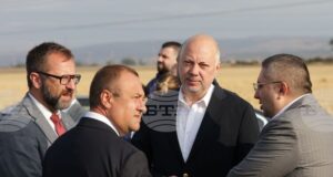 Имаме нужди от предвидимост и изпълняемост на всички инфраструктурни проекти, заяви Росен Желязков при откриването на последния участък от АМ "Европа"