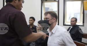 Индонезийски съд осъди украинец на доживотен затвор за производство на наркотици в Бали
