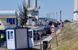Интензивен е трафикът на всички гранични преходи с Румъния, съобщи „Гранична полиция“
