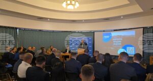 Лидерът на ГЕРБ Бойко Борисов заяви, че не разбира омразата към него и правителството от страна на президента Румен Радев