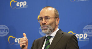 Лидерът на консерваторите в Европейския парламент обещава да отмени забраната на ЕС за двигатели с вътрешно горене от 2035 г.