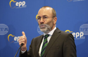 Лидерът на консерваторите в Европейския парламент обещава да отмени забраната на ЕС за двигатели с вътрешно горене от 2035 г.