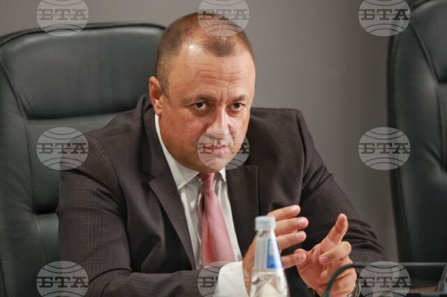 Министърът на регионалното развитие спря смяната на директора на ВиК-Русе, съобщиха от ведомството