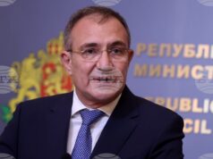 Не трябва да се вдигат данъци, трябва да насочим бюджета за догодина към младите семейства, смята министър Борислав Гуцанов