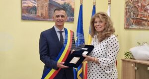 ОБНОВЕНА Вицепрезидентът Илияна Йотова стана почетен жител на Стар Бешенов в Румъния