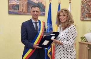 ОБНОВЕНА Вицепрезидентът Илияна Йотова стана почетен жител на Стар Бешенов в Румъния