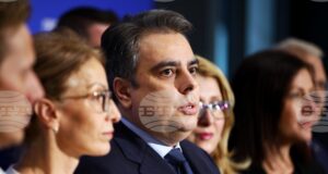 ОБНОВЕНА "Продължаваме промяната" избра почти изцяло обновен Изпълнителен съвет, в който влиза арестуваният кмет на Варна Благомир Коцев