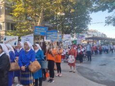 Около 200 участници се включиха в празничното дефиле, с което започна 32-рото издание на Българския фестивал на сливата в Троян