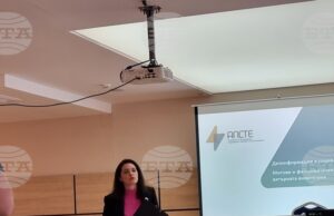 От соларни и вятърни генератори са заети 0,1 процента от земеделските земи, каза Севда Йончева от АПСТЕ