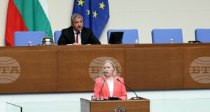 Вотът на недоверие ще е нашият институционален отговор срещу завладяната държава, каза Надежда Йорданова от ПП-ДБ
