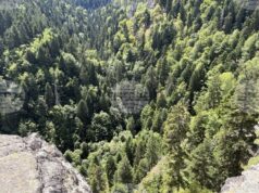 Планински спасители са помогнали на двама туристи в Рила вчера, съобщиха от Планинската спасителна служба
