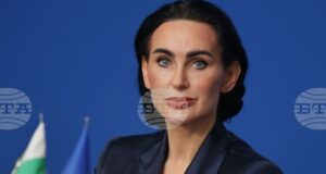 Покрай усилията за мирен диалог Русия продължава цинично да обстрелва цивилни обекти, каза посланикът на Украйна Олеся Илашчук