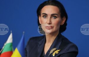 Покрай усилията за мирен диалог Русия продължава цинично да обстрелва цивилни обекти, каза посланикът на Украйна Олеся Илашчук