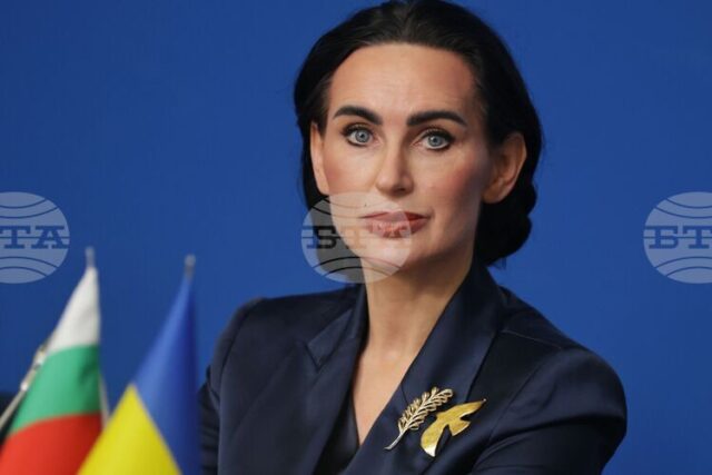 Покрай усилията за мирен диалог Русия продължава цинично да обстрелва цивилни обекти, каза посланикът на Украйна Олеся Илашчук