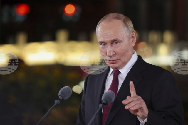 РАЗШИРЕНА
                                                                                                Путин заяви, че е готов да се срещне със Зеленски, ако той дойде в Москва